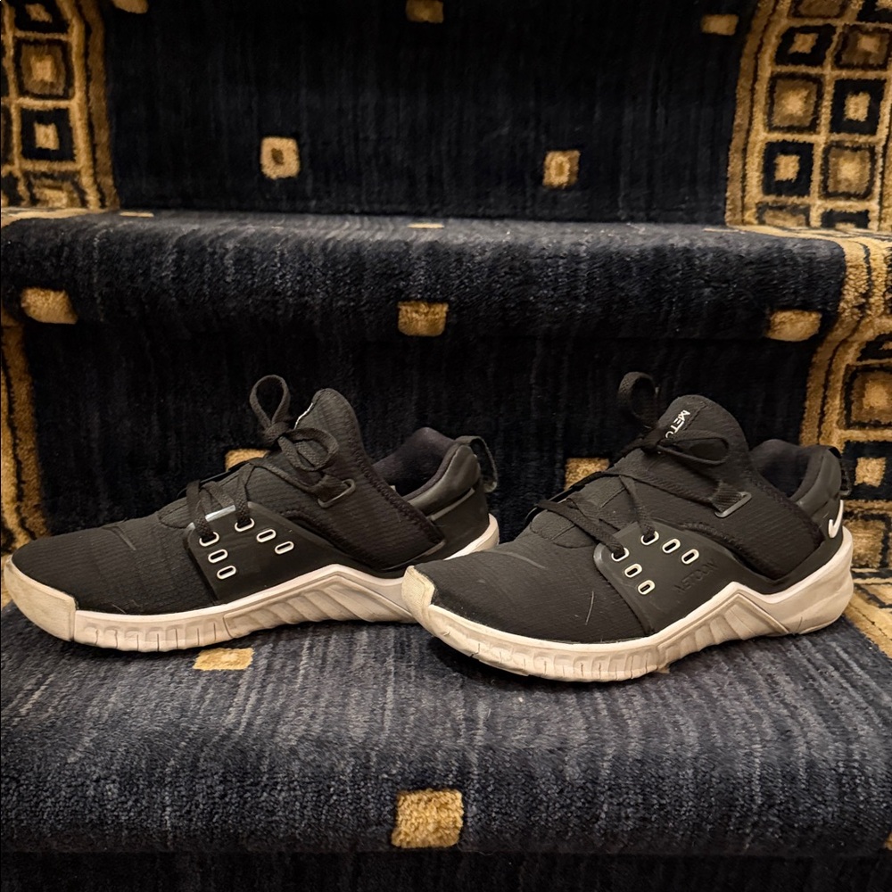 Nike Black and White Women's Sneakers